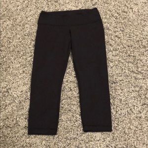 Lululemon Cropped Wunder Under Leggings